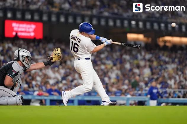 '스미스 8회 투런포' 다저스, 짜릿한 뒤집기로 개막 3연승 신바람